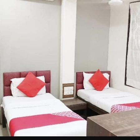 Hotel Amfahh Bombay Esterno foto