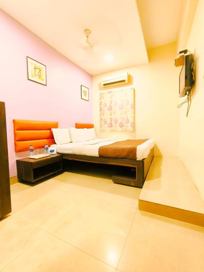 Hotel Amfahh Bombay Esterno foto