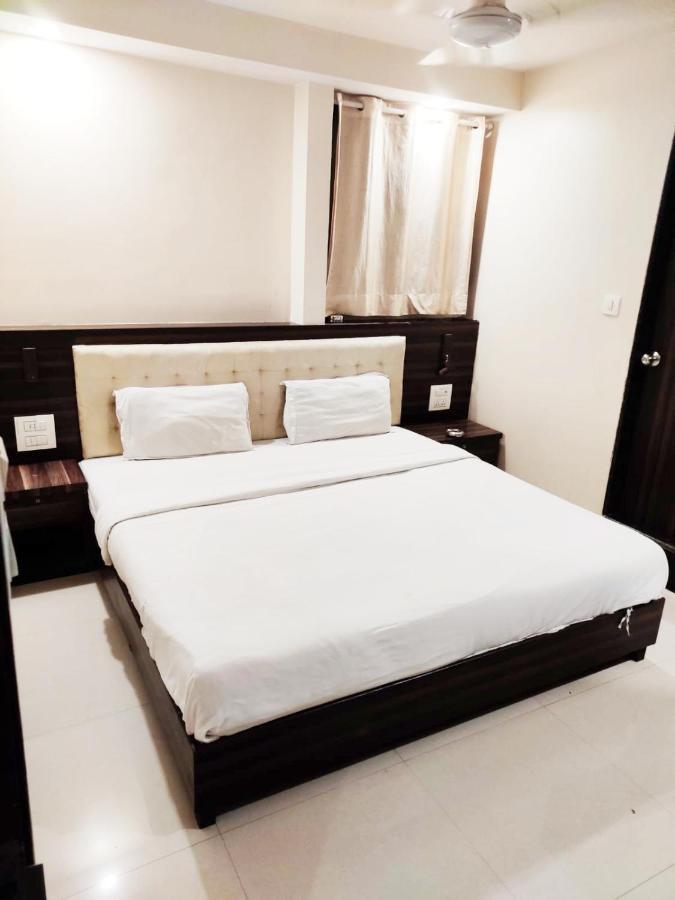 Hotel Amfahh Bombay Esterno foto